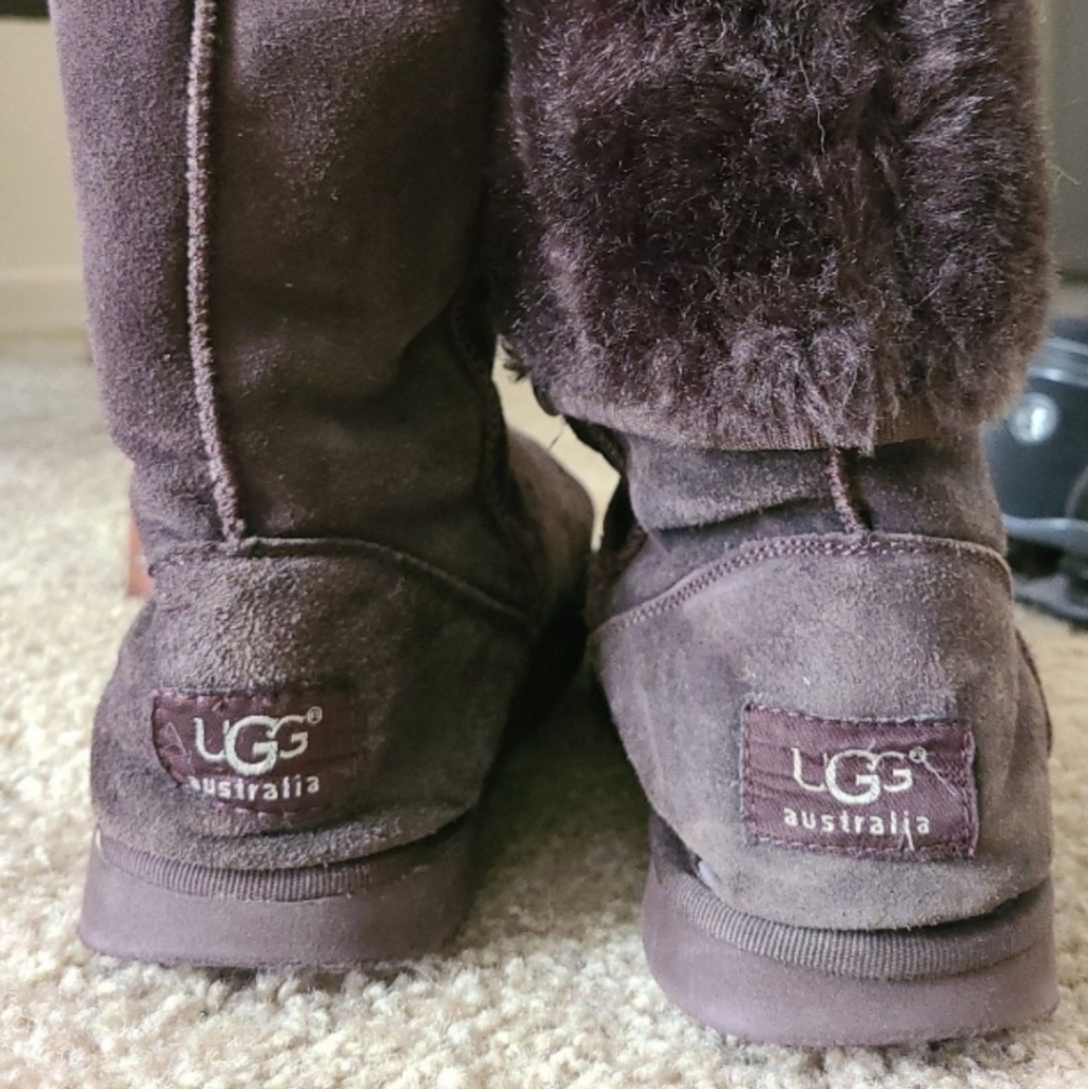 Used Classic Tall Chocolate UGGS